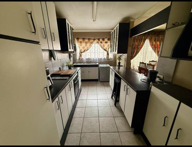 3 BEDROOM HOUSE FOR SALE IN THE REEDS